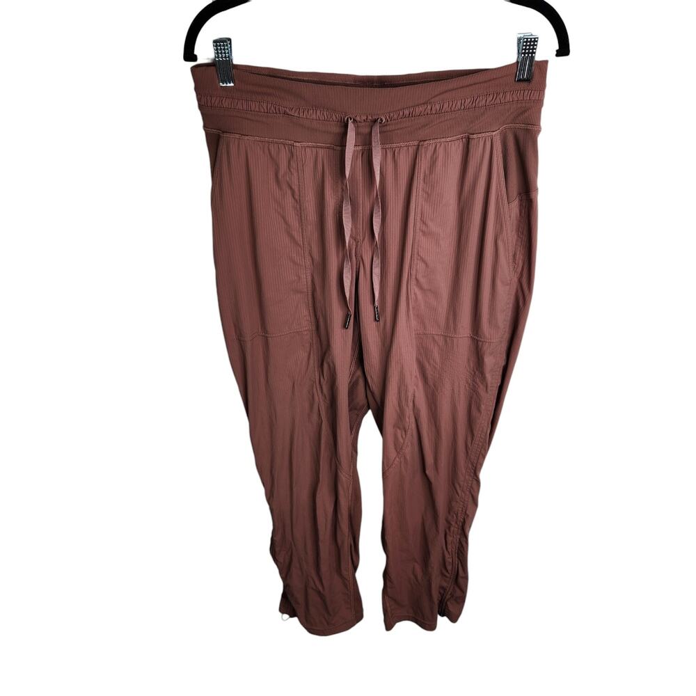 Lululemon Dance‎ Studio Crop 25" Red Dust Women's Size 8